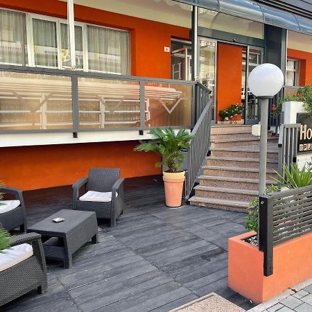 Hotel Venere Rimini Buitenkant foto