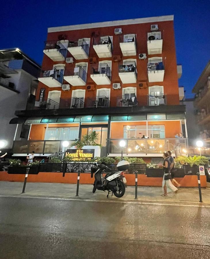 Hotel Venere Rimini Buitenkant foto