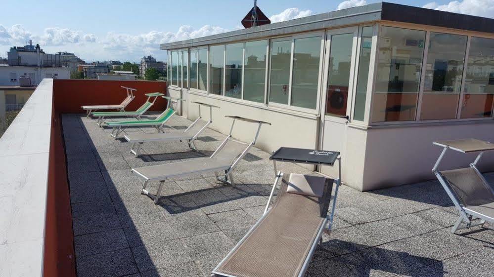 Hotel Venere Rimini Buitenkant foto