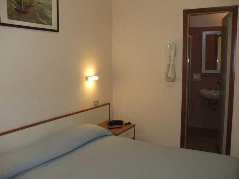 Hotel Venere Rimini Buitenkant foto